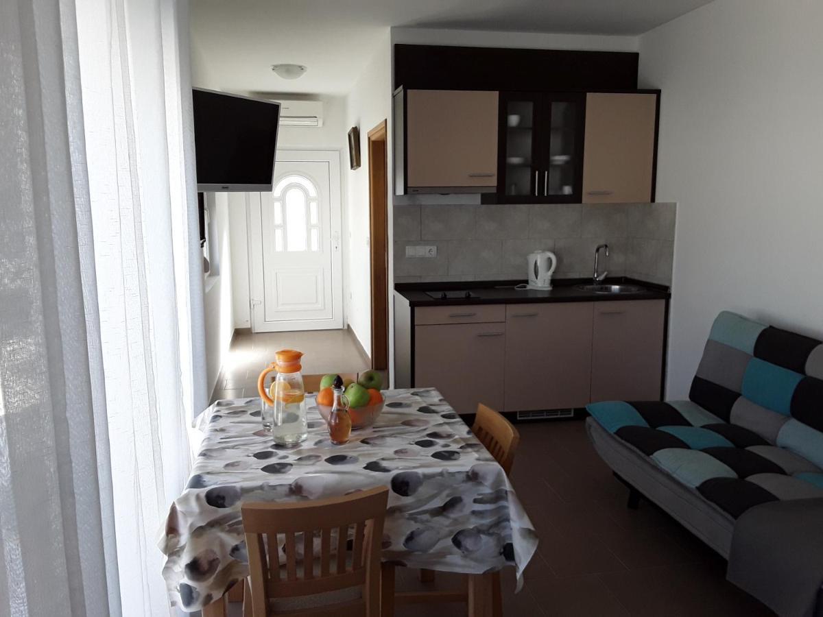 Zaton Apartmani M. Ilesh Bagian luar foto