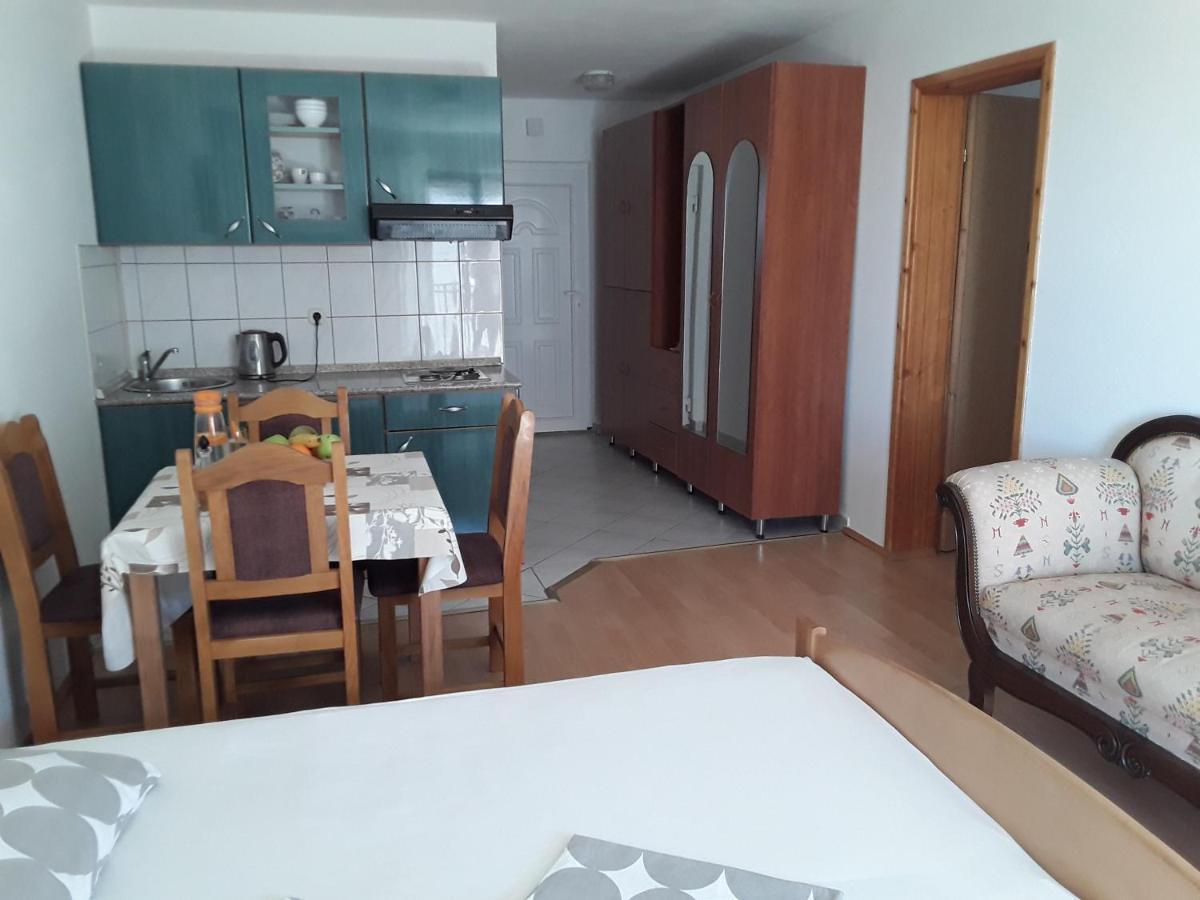 Zaton Apartmani M. Ilesh Bagian luar foto