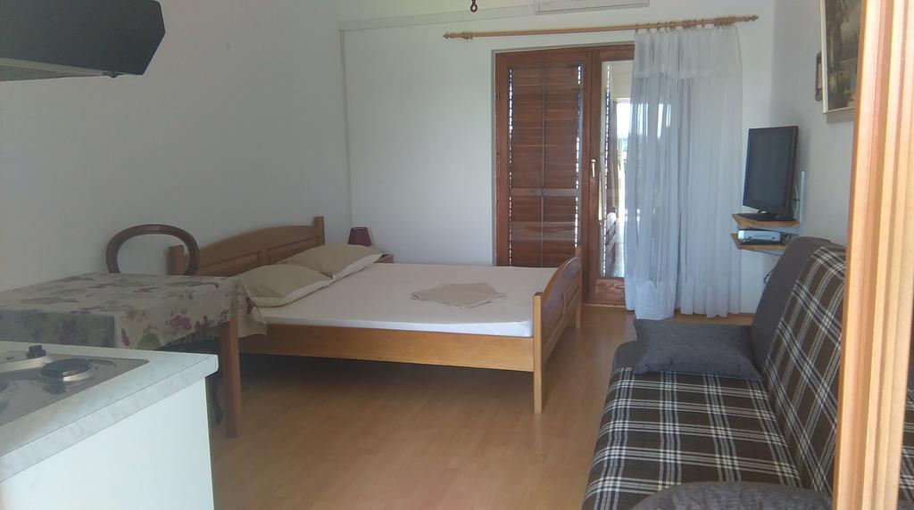 Zaton Apartmani M. Ilesh Bagian luar foto